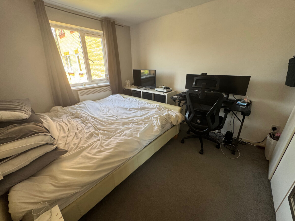 Naunton Way, Hornchurch, RM12