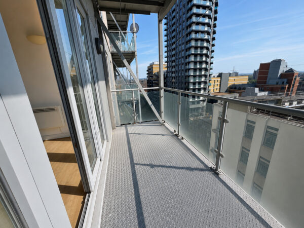 Ilford Hill, Icon Building, IG1