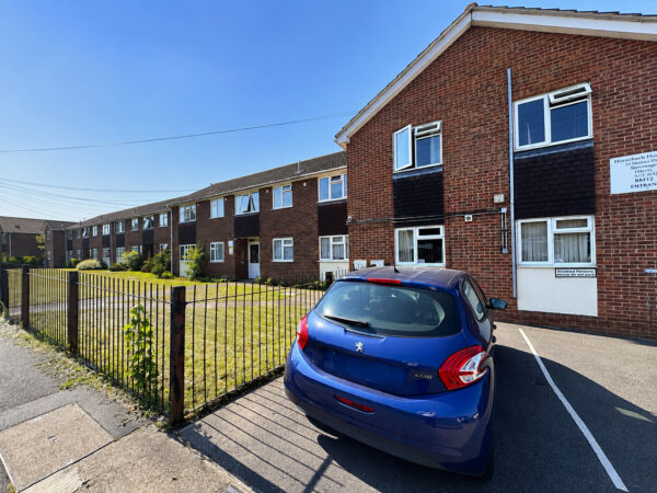 Sunrise Avenue, Hornchurch, RM12