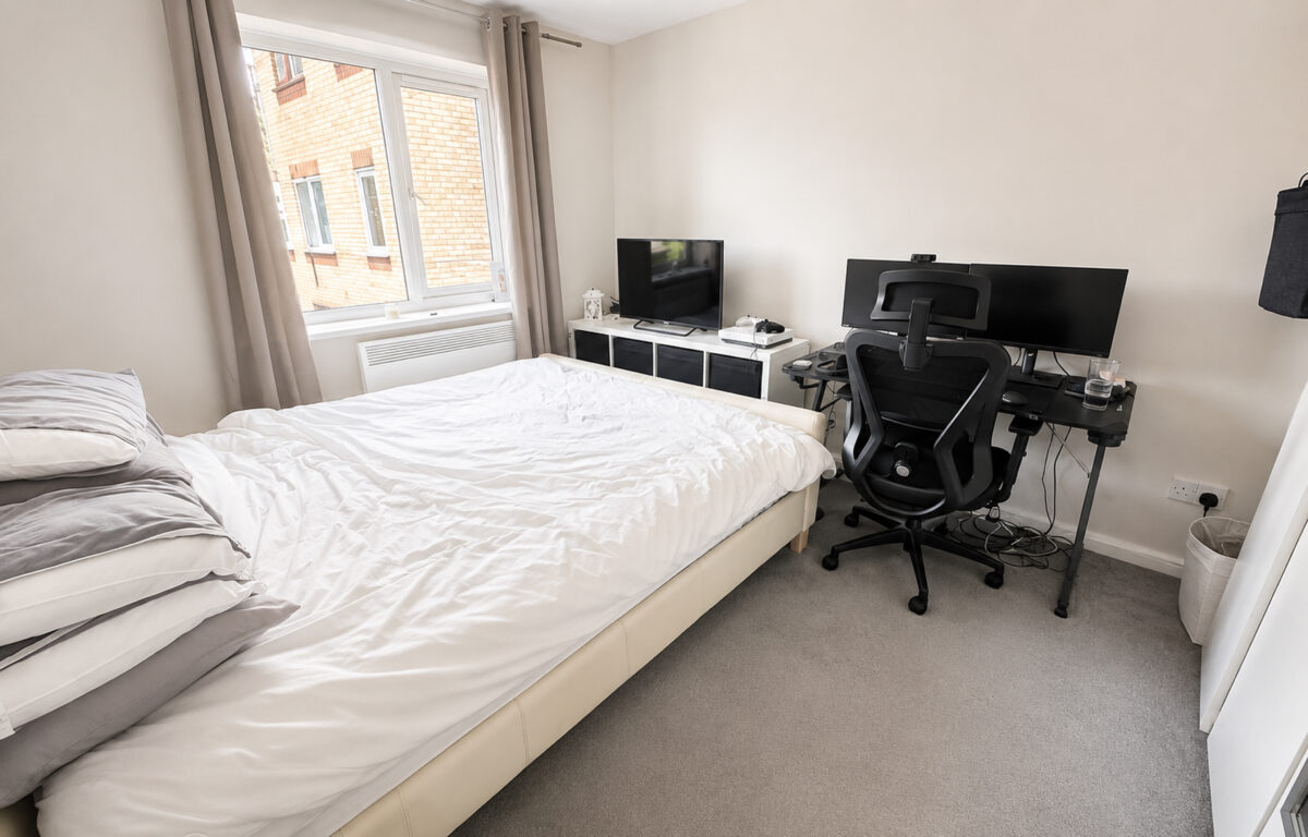 Naunton Way, Hornchurch, RM12