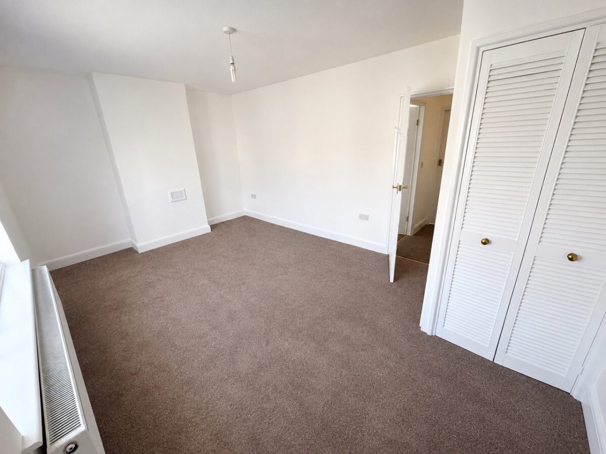 Westfield Road, Dagenham, RM9
