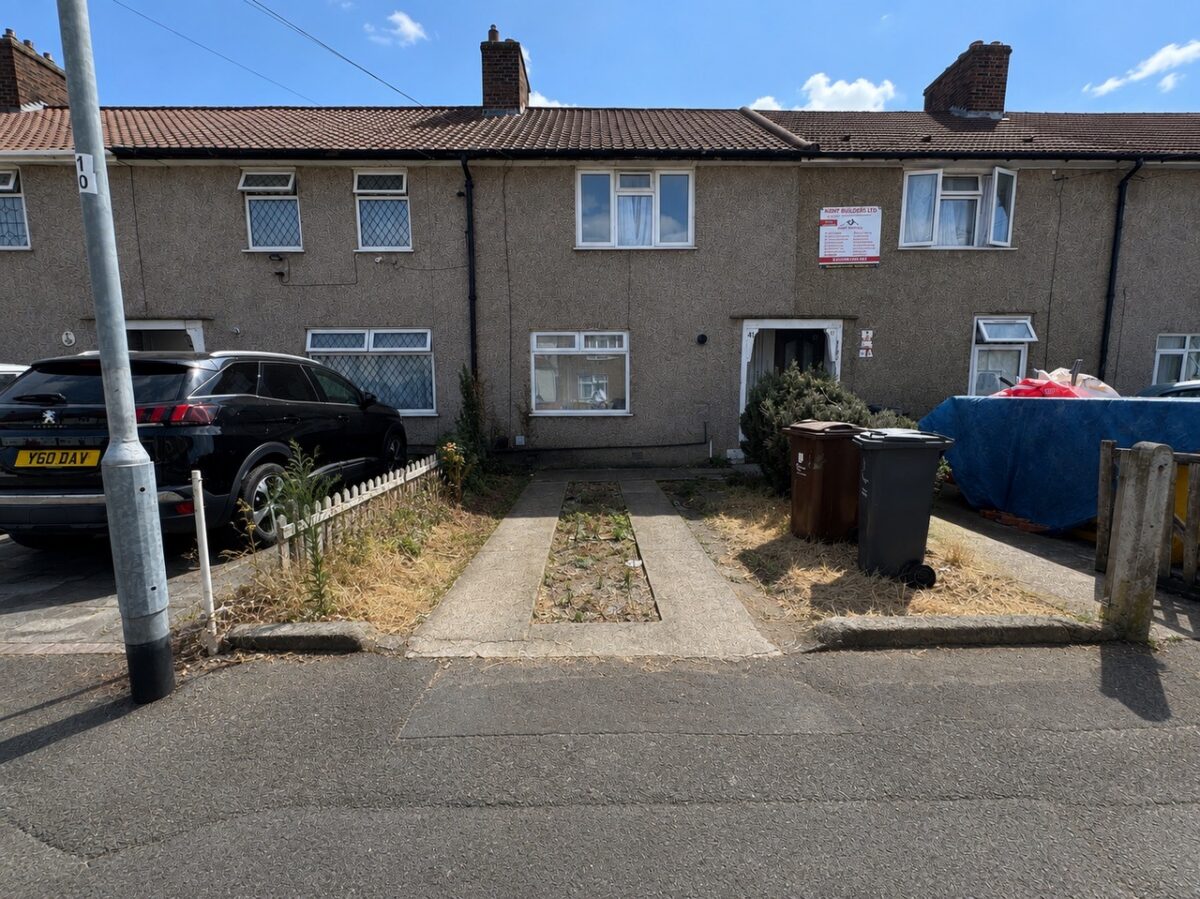 Westfield Road, Dagenham, RM9