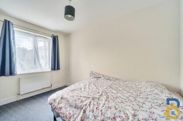 Carlisle Road, Ash Tree Court, RM1
