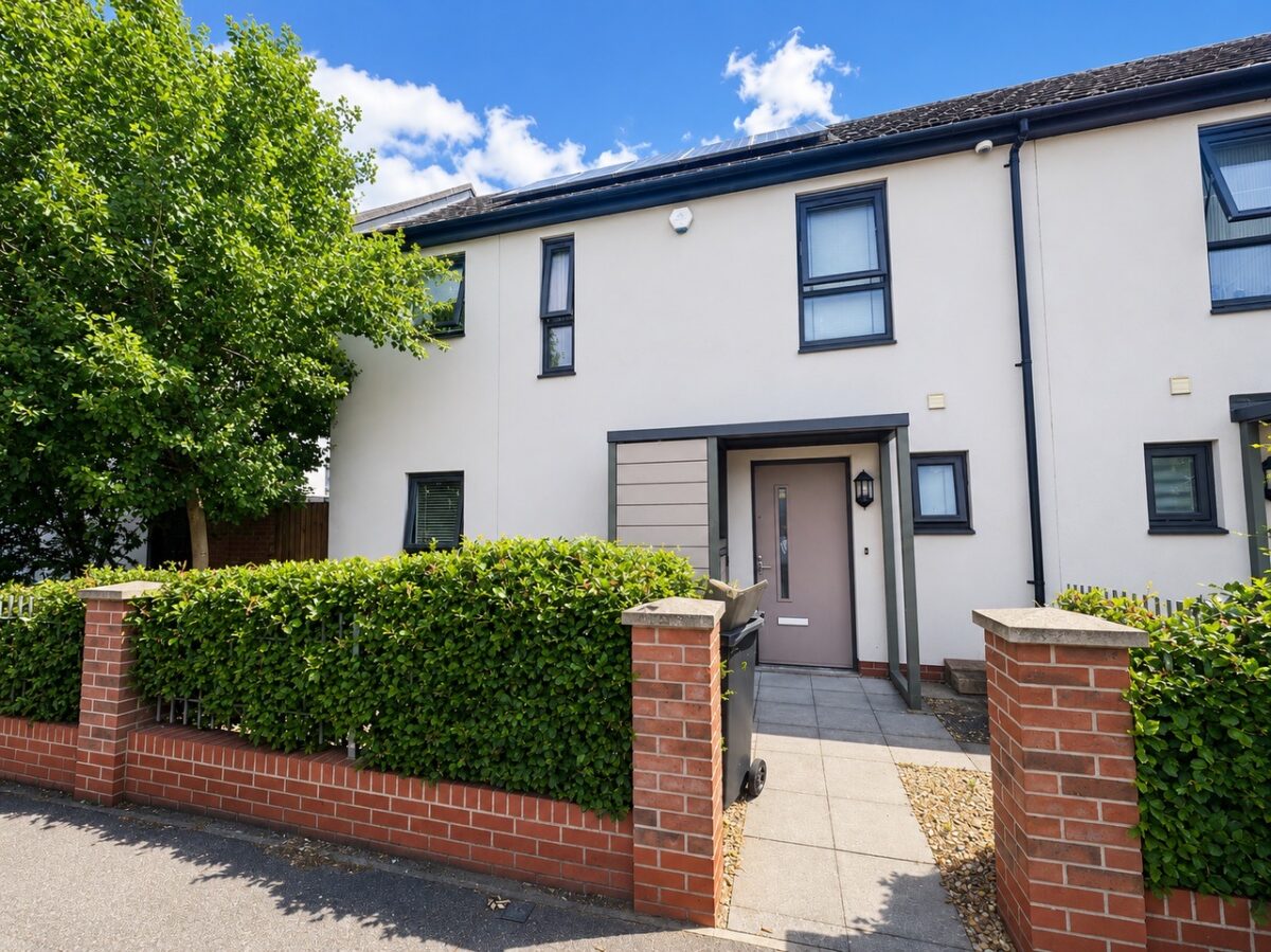 Ager Avenue, Dagenham, RM8