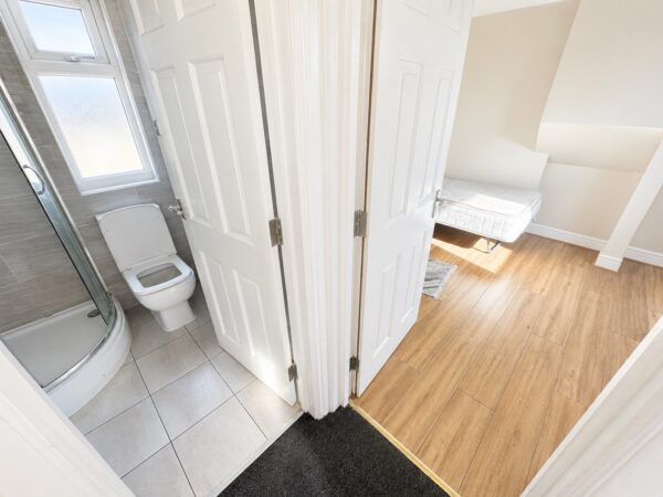Rothwell Road, Dagenham, RM9