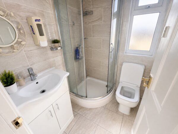 Rothwell Road, Dagenham, RM9