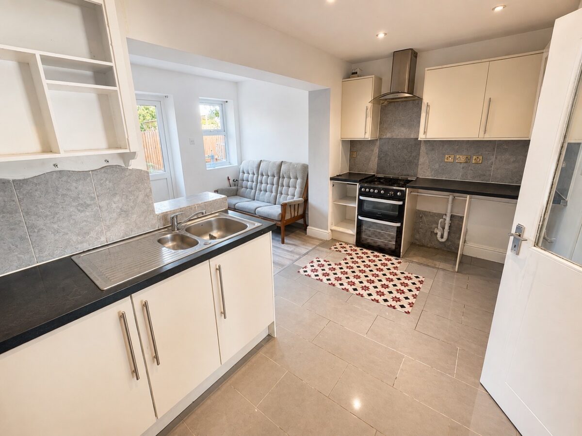 Rothwell Road, Dagenham, RM9