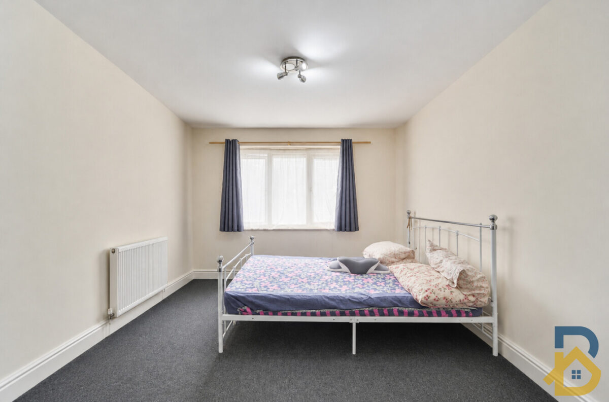 Carlisle Road, Ash Tree Court, RM1