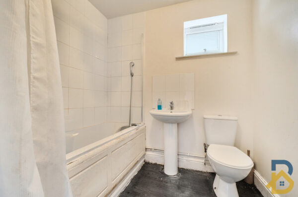 Carlisle Road, Ash Tree Court, RM1