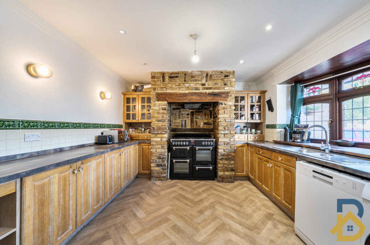 Upminster Road North, Rainham, RM13