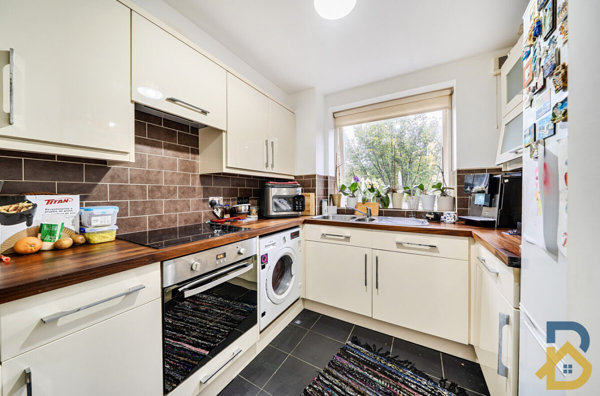 Swansea Court, London, E16