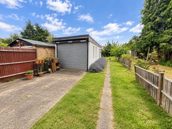 Ivyhouse Road, Dagenham, RM9
