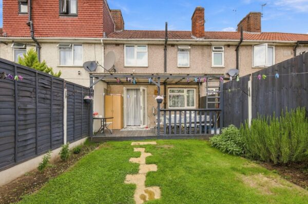 St. Georges Road, Dagenham, RM9