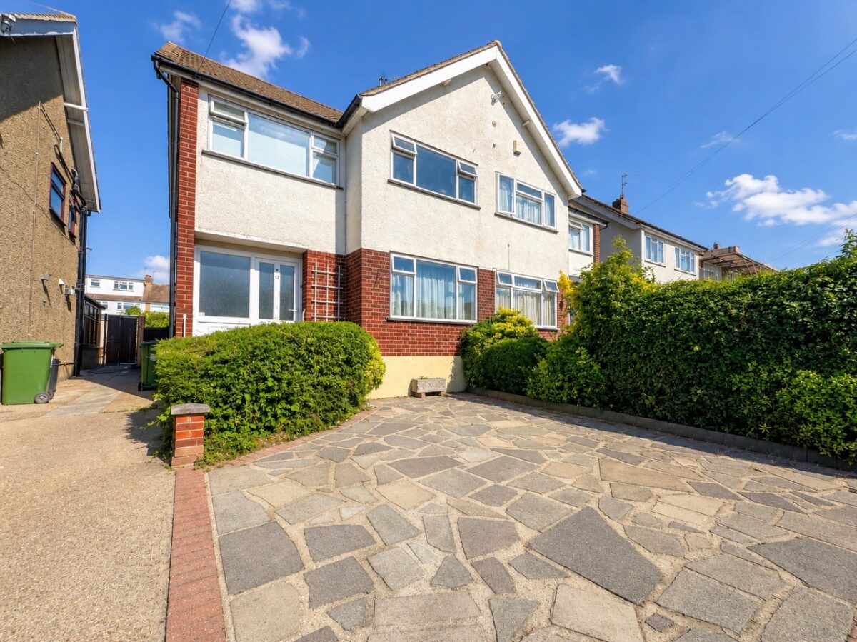 Surrey Drive, Hornchurch, RM11