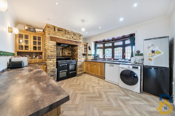 Upminster Road North, Rainham, RM13