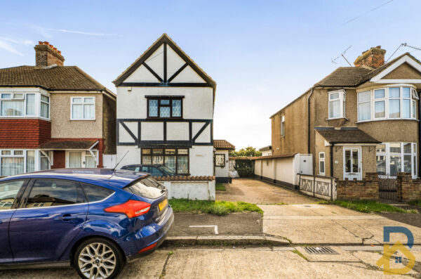 Victory Road, Rainham, RM13