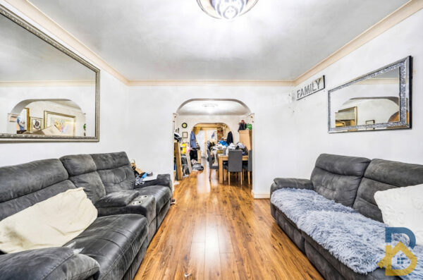 Crosby Road, Dagenham, RM10