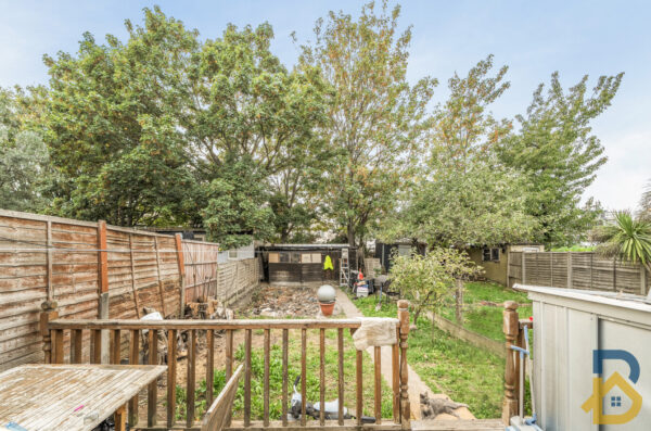 Crosby Road, Dagenham, RM10