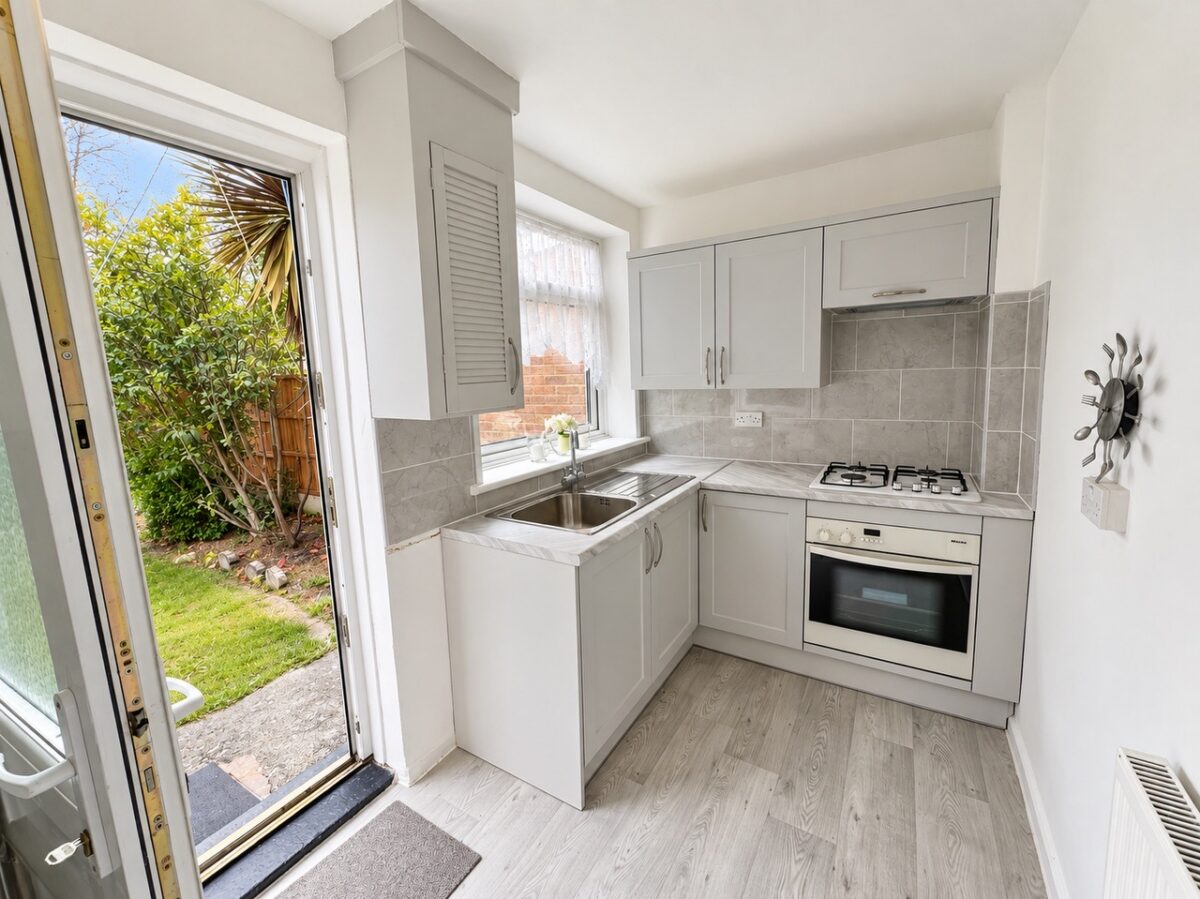Rothwell Road, Dagenham, RM9
