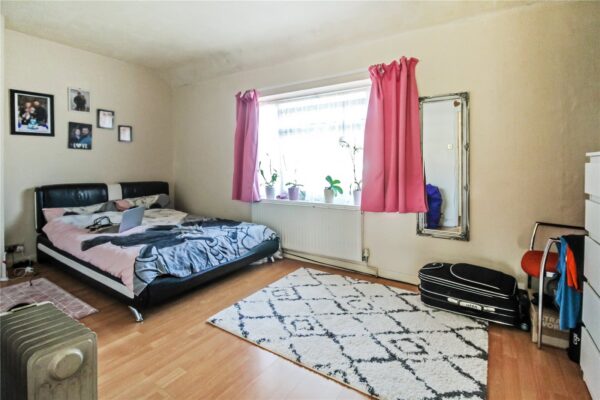 Porters Avenue, Dagenham, RM9