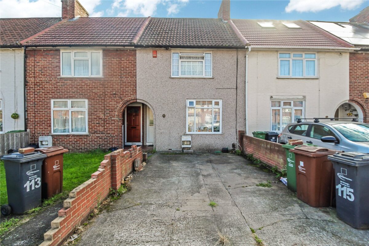 Porters Avenue, Dagenham, RM9