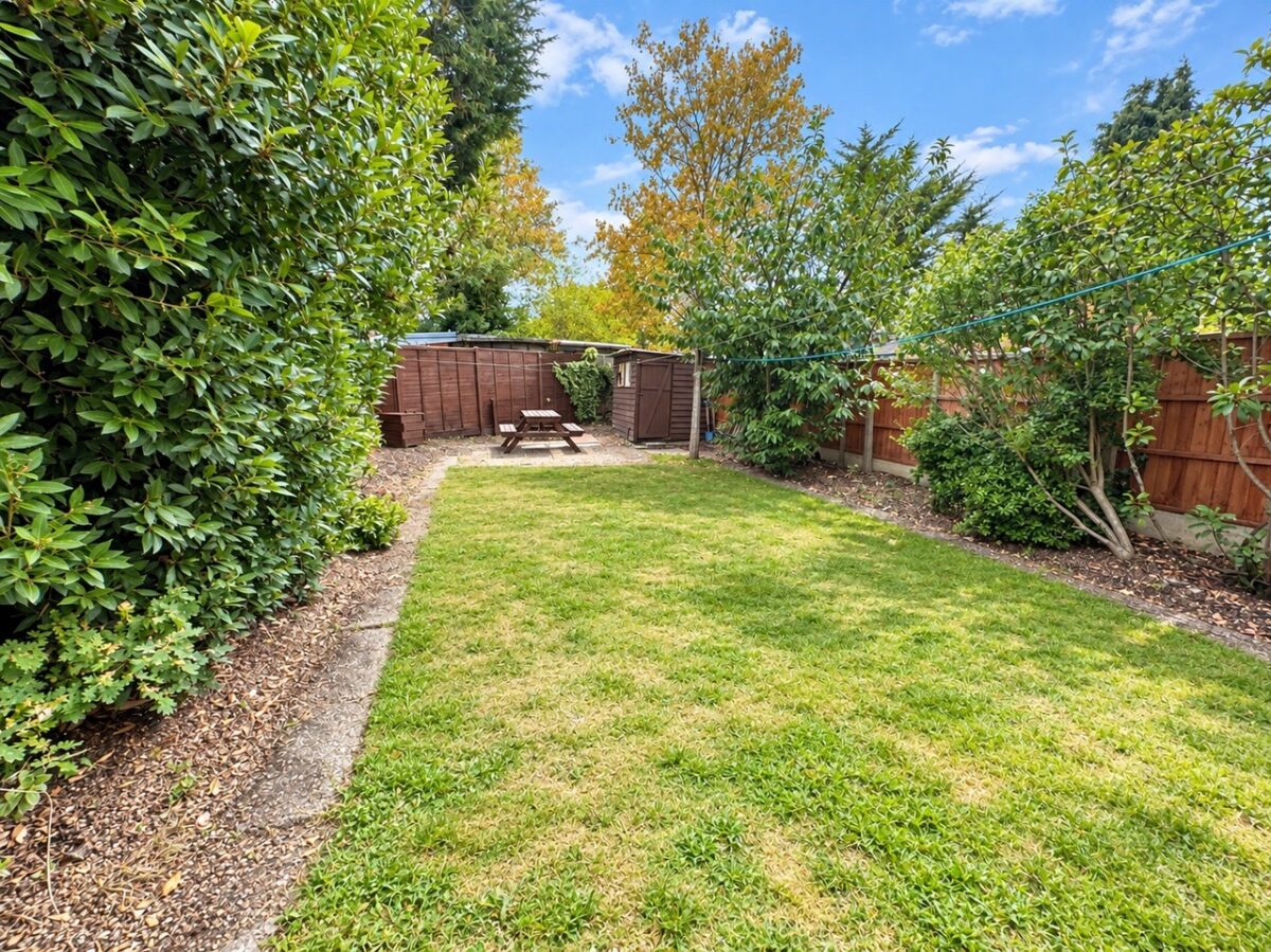 Rothwell Road, Dagenham, RM9