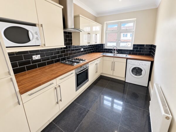 Hornchurch Road, Hornchurch, RM11