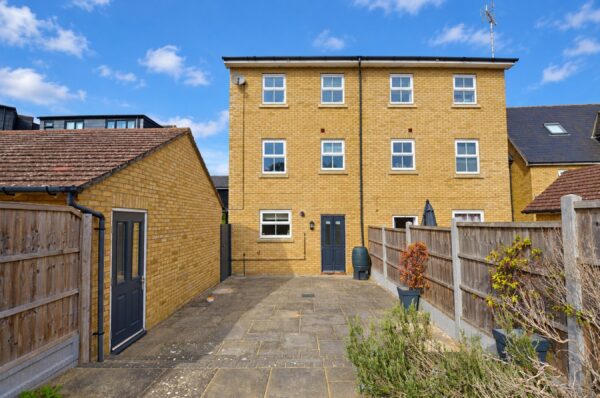 Norton Place, Ramsden Heath, CM11