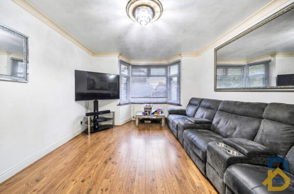 Crosby Road, Dagenham, RM10