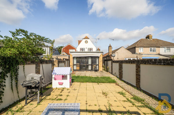 Upminster Road North, Rainham, RM13