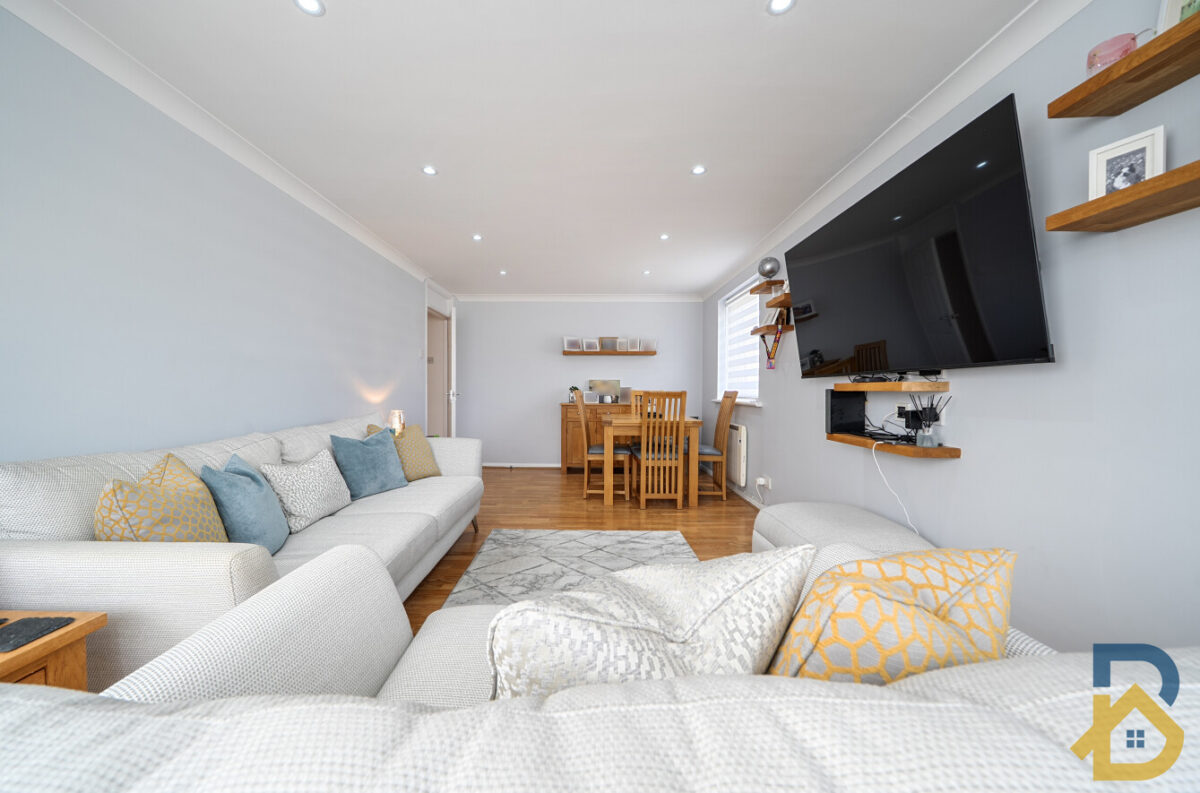 Carlton Close, Upminster, RM14