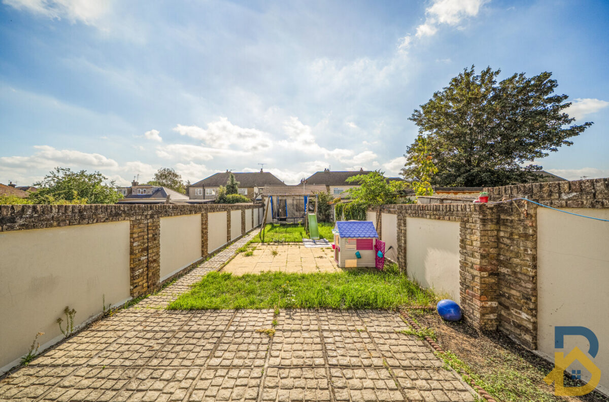 Upminster Road North, Rainham, RM13