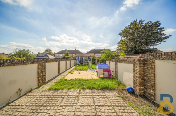 Upminster Road North, Rainham, RM13