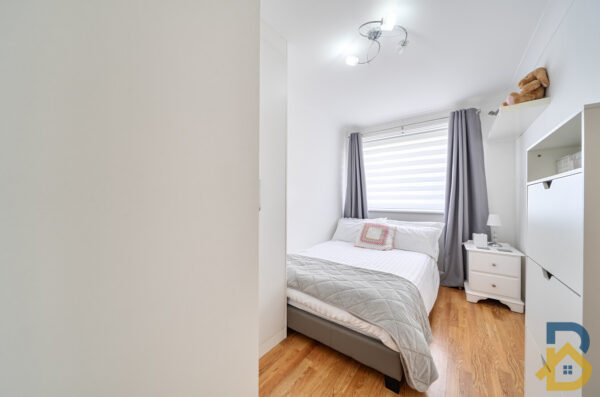 Carlton Close, Upminster, RM14