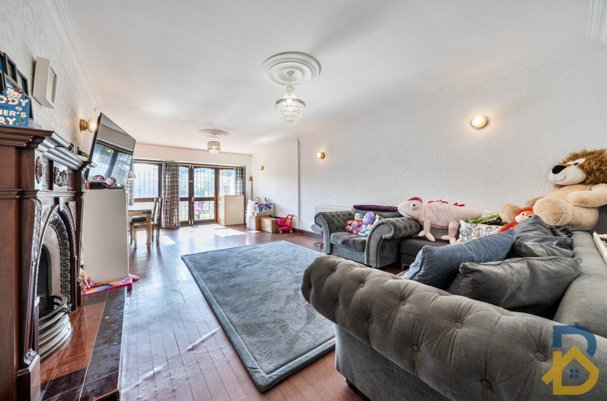 Upminster Road North, Rainham, RM13