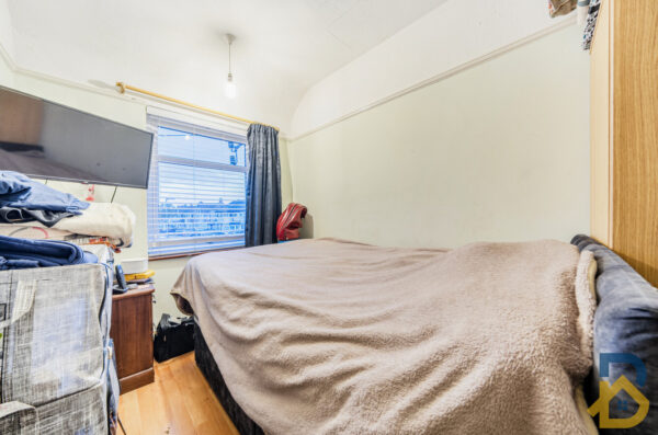 Crosby Road, Dagenham, RM10