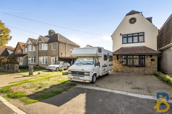 Upminster Road North, Rainham, RM13