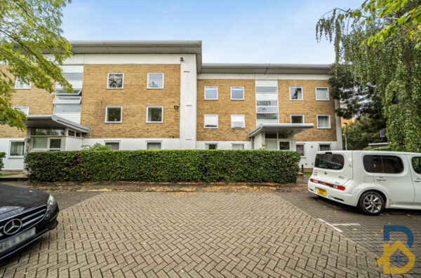 Swansea Court, London, E16