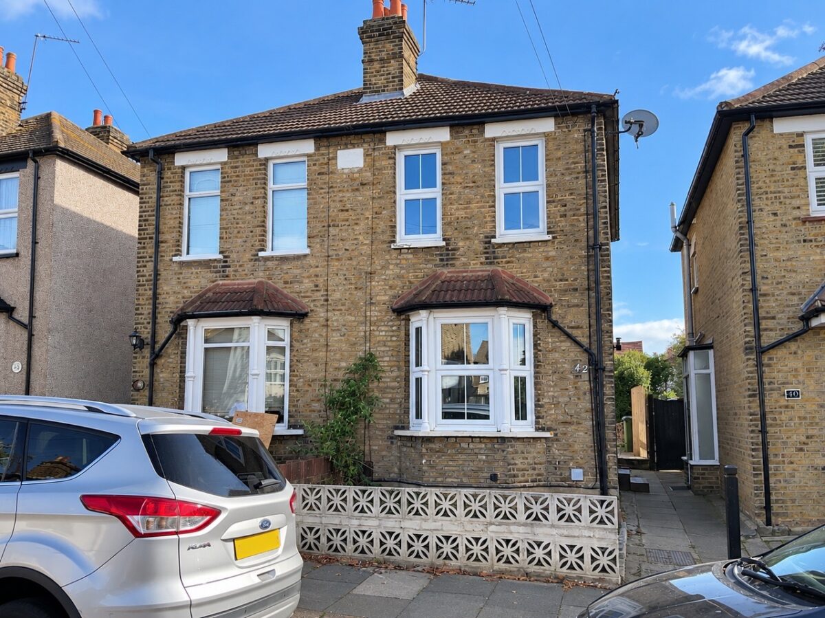 Malvern Road, Hornchurch, RM11